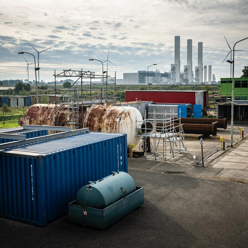 Locatie TCC Trainingen en Onboarding in Zuidbroek met op de achtergrond de stikstoffabriek